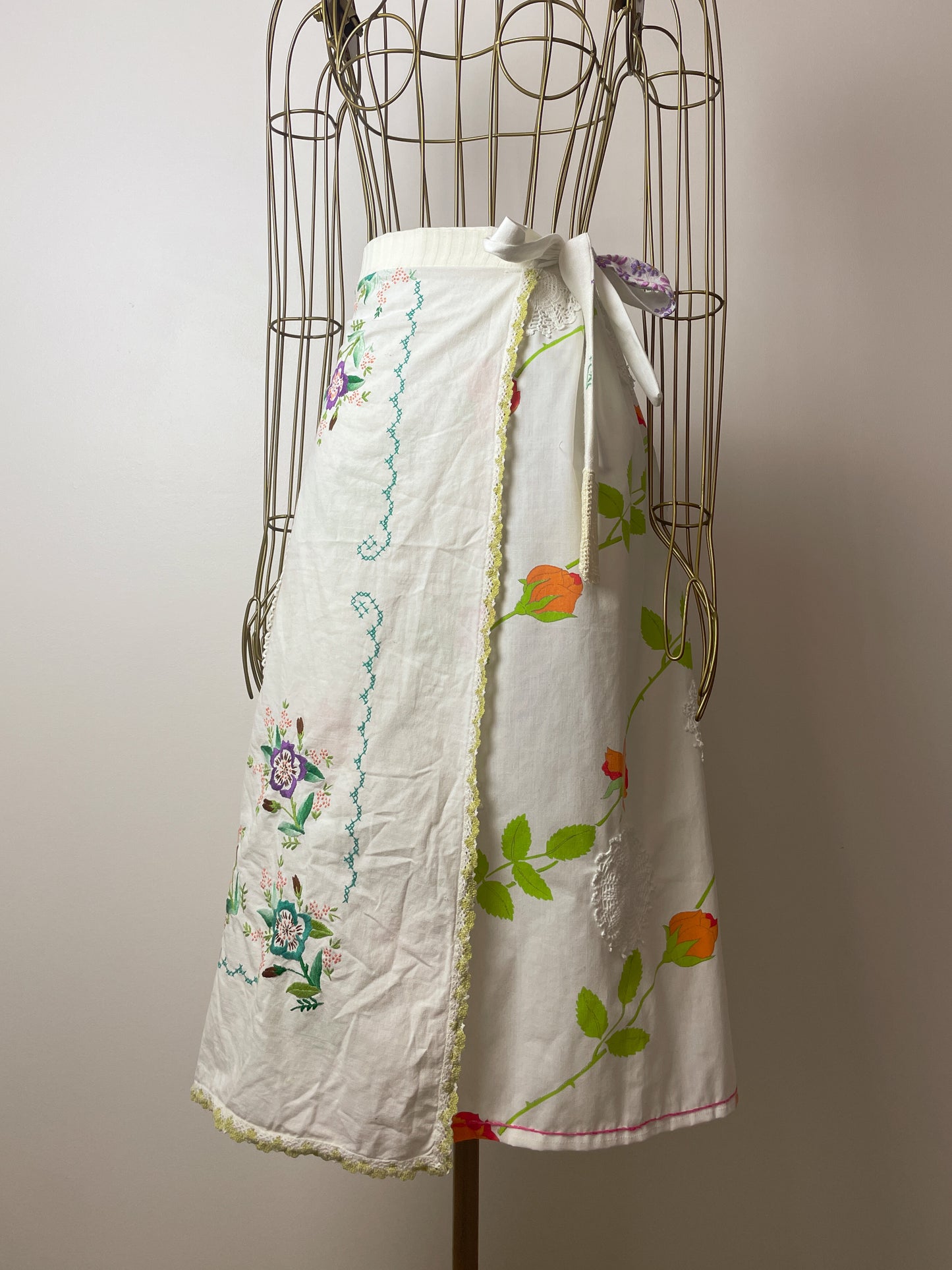 TABLE LINEN WRAP SKIRT